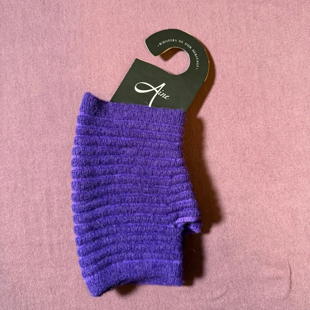 Aine Fingerless Gloves/Cuffs in Purple/Indigo - Size S/M - NWT